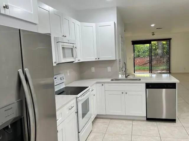 Photo 7 at 4150 FOREST Drive, Weston