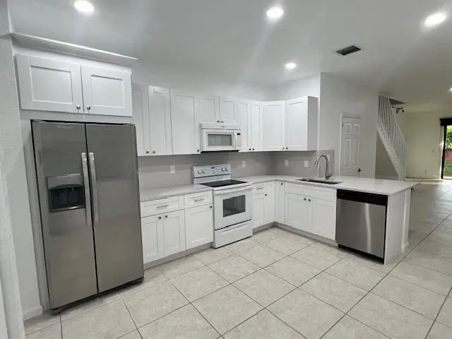 Photo 8 at 4150 FOREST Drive, Weston