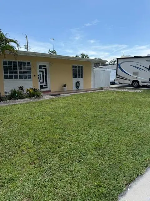 Front at 1836 Baythorne Road, West Palm Beach