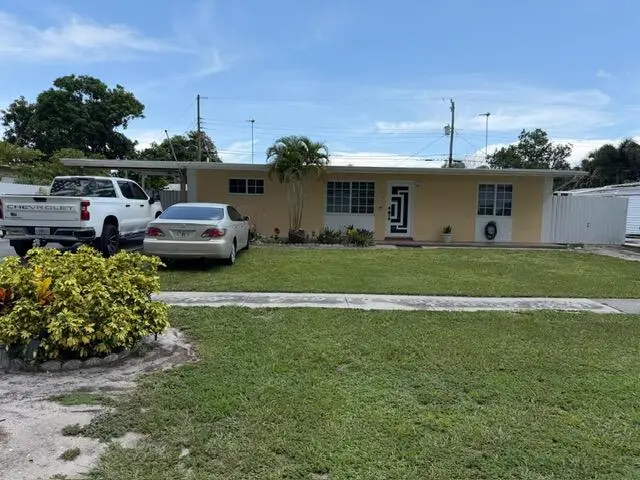 front at 1836 Baythorne Road, West Palm Beach