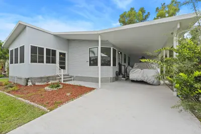 3179 Columbrina Circle, Port St. Lucie – Mobile Home for sale