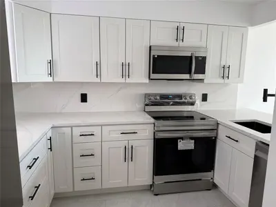 112 ROYAL PARK Drive 4B, Oakland Park – leased