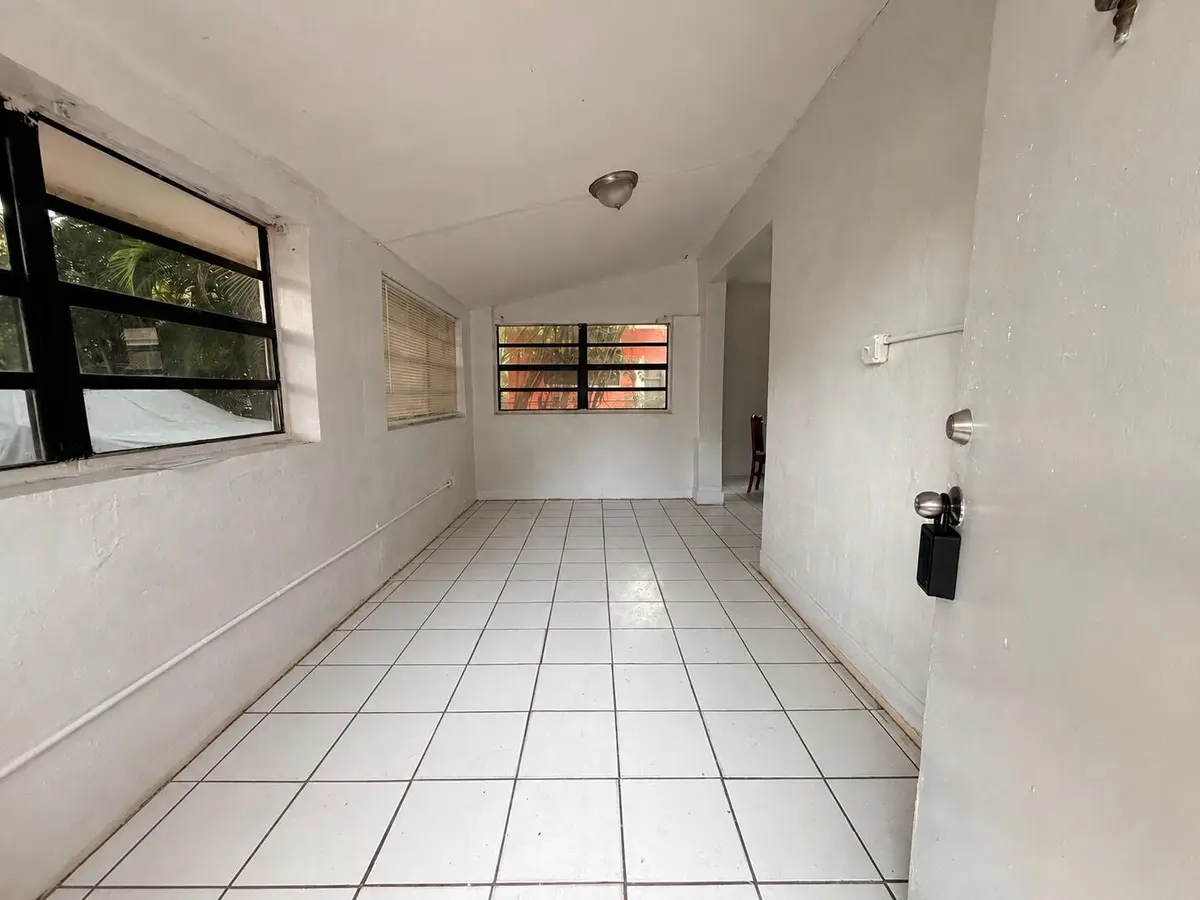 ABB06A8B-2EE6-4A6A-9B03-0BFAE5CCB3E5 at 445 NE 163RD Street, Miami
