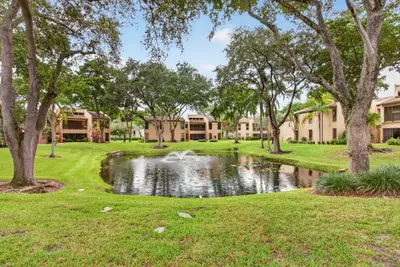 6421 PUMPKIN SEED Circle 217, Boca Raton – Condominium for sale