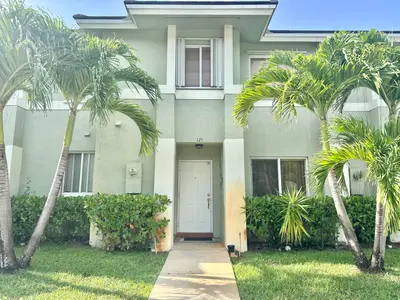 121 HIDDEN CT Road 11-C, Hollywood – Townhouse for sale