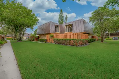 6455 SE Windsong Lane 105, Stuart – sold