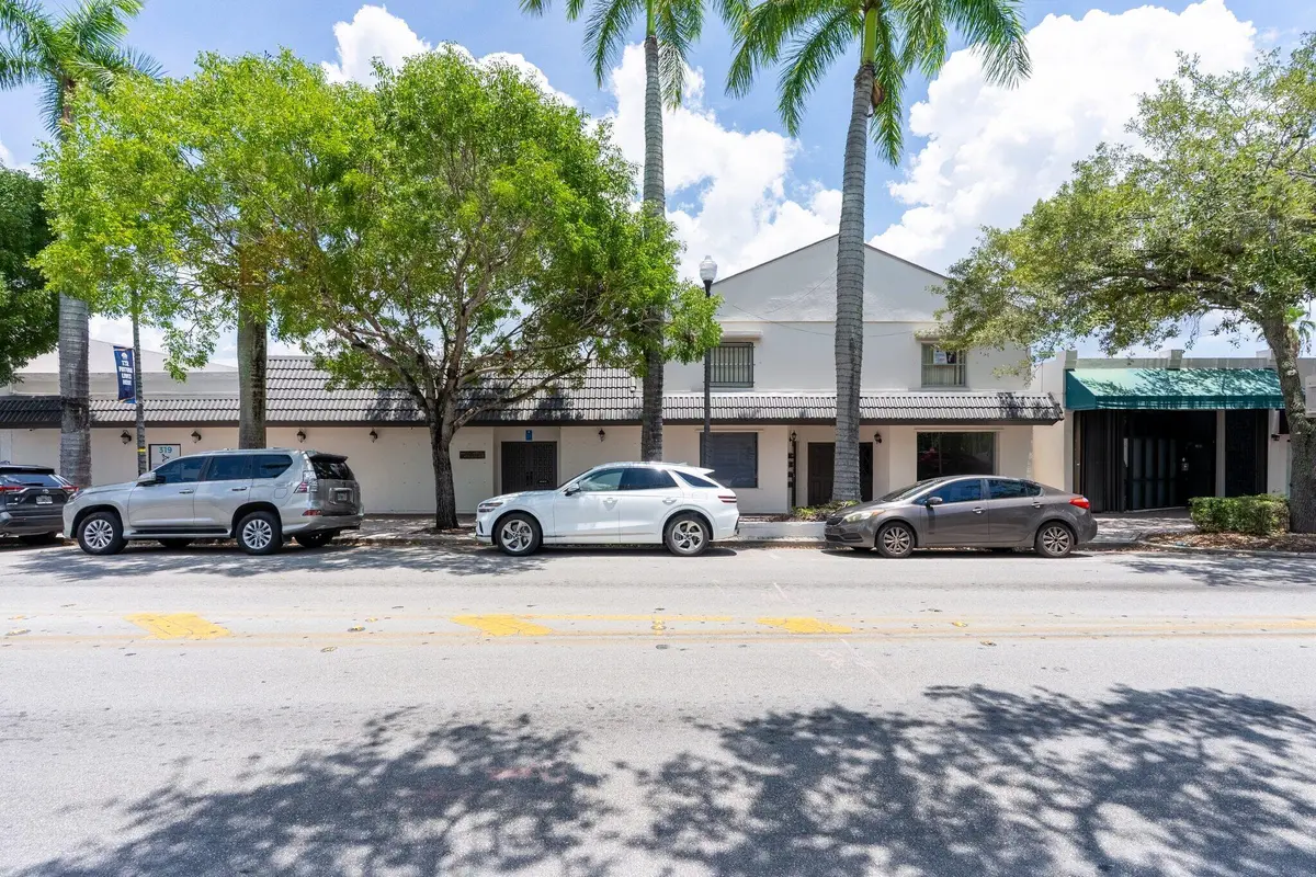 313-N-Krome-Ave-Homestead-FL-33030-Bessy at 313 N Krome Avenue, Homestead
