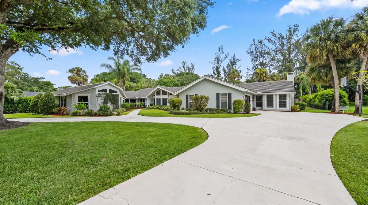 Extensive Driveway at 13343 DOUBLETREE Circle, Wellington