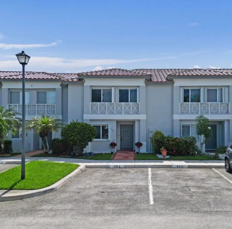 IMG_2969 at 552 NW 208th Terrace, Pembroke Pines