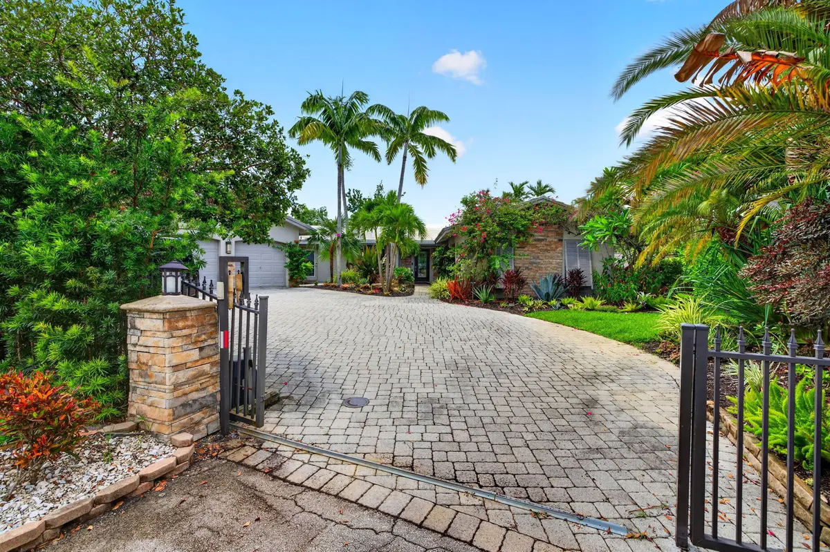 8-web-or-mls-699A2088 at 1948 NE 7TH Terrace, Wilton Manors