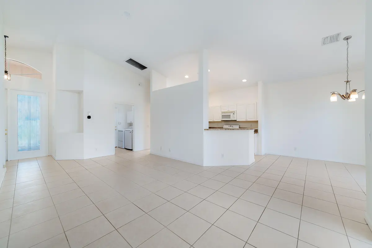 DSC01208 at 352 Springview Loop, Port St. Lucie