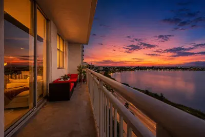 300 S Australian Avenue 907, West Palm Beach – sold