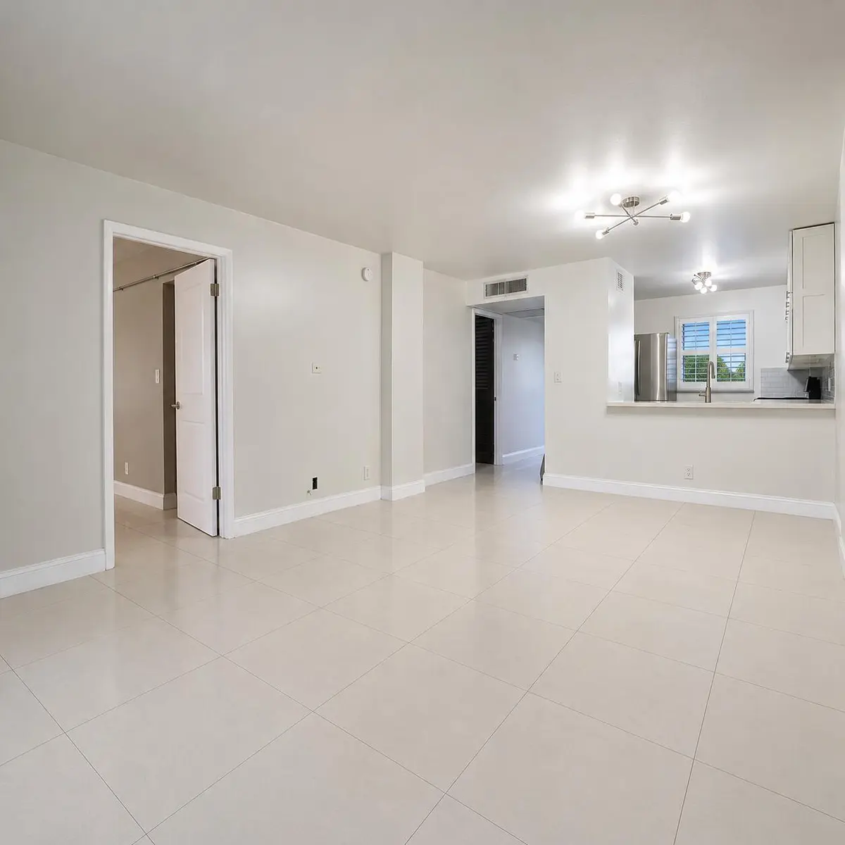 file_00000000707481f78e82b65a7bac934a at 117 ROYAL PARK Drive 1H, Oakland Park