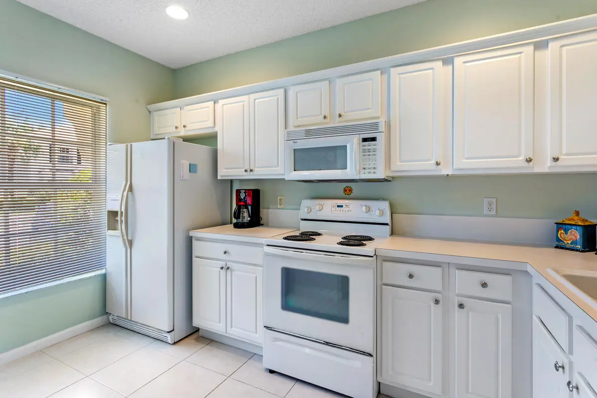 Kitchen at 4976 PALMBROOKE Circle, West Palm Beach