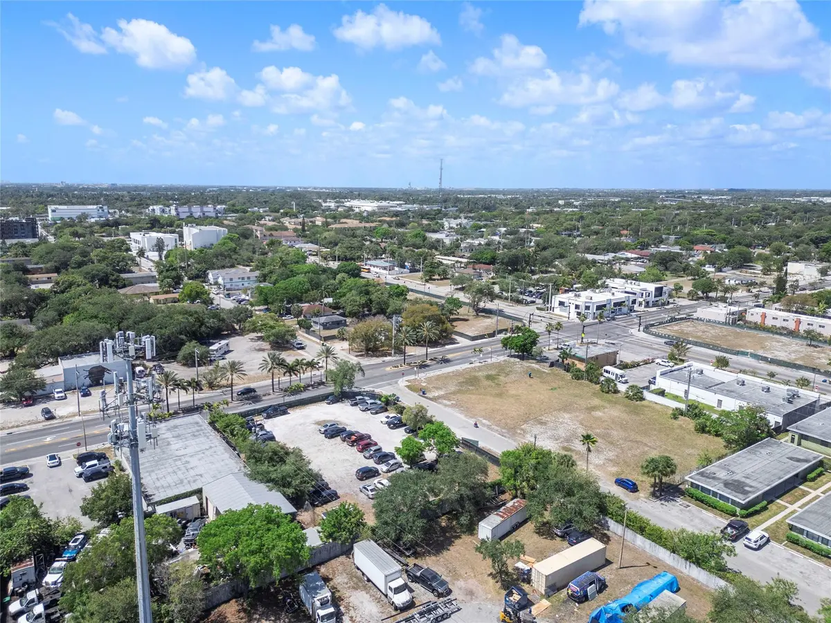 Photo 8 at 606 NW 8th Avenue, Fort Lauderdale