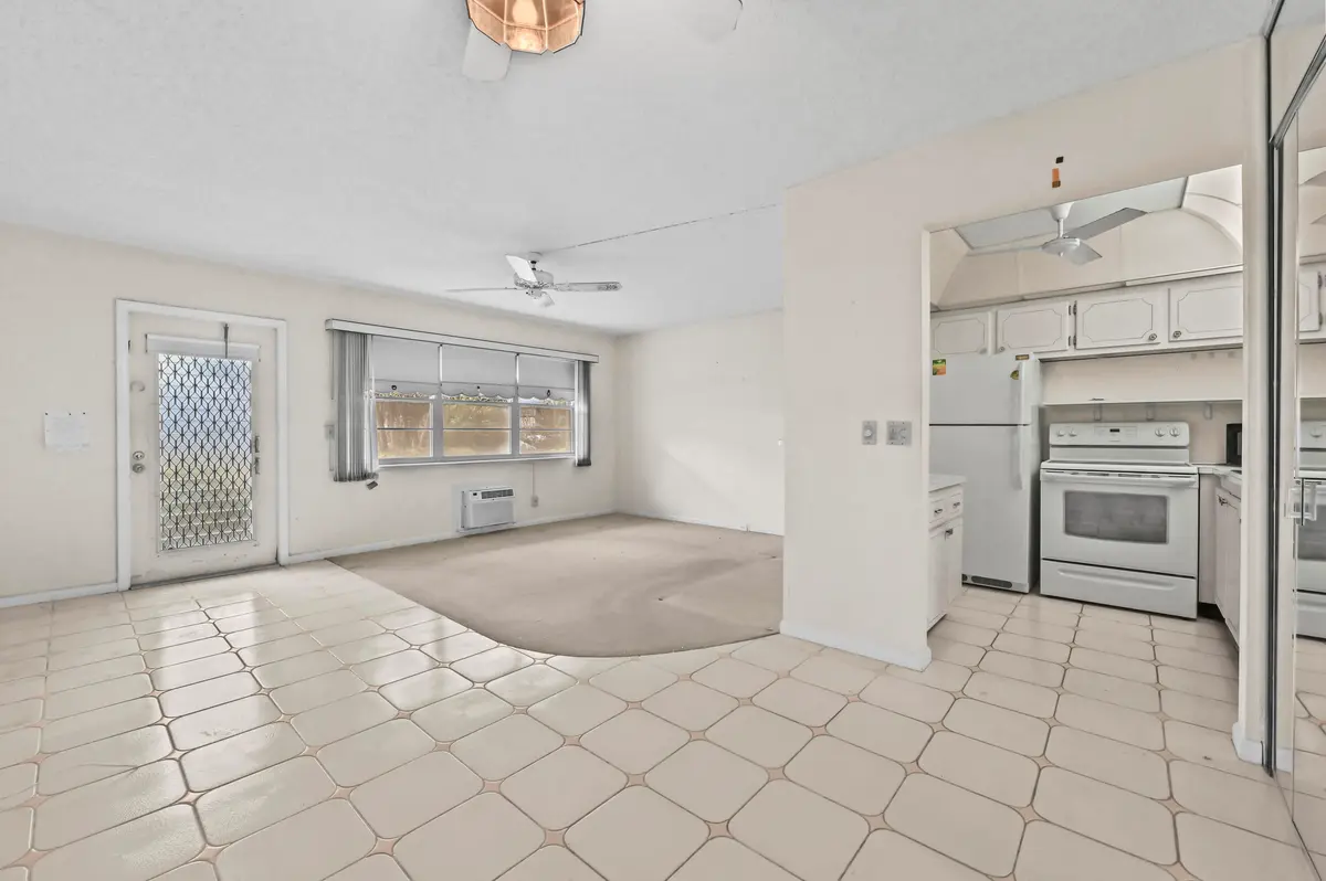 08 Dining Room 02 at 411 Durham N, Deerfield Beach