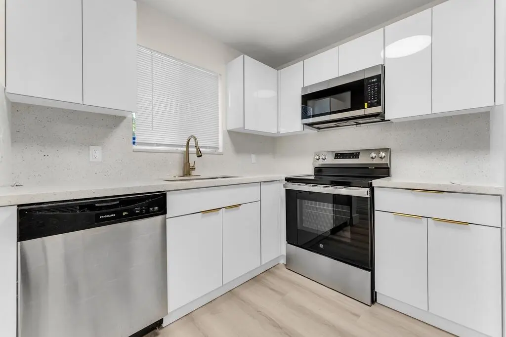 13_1024px at 2701 N 34TH Avenue 1D, Hollywood