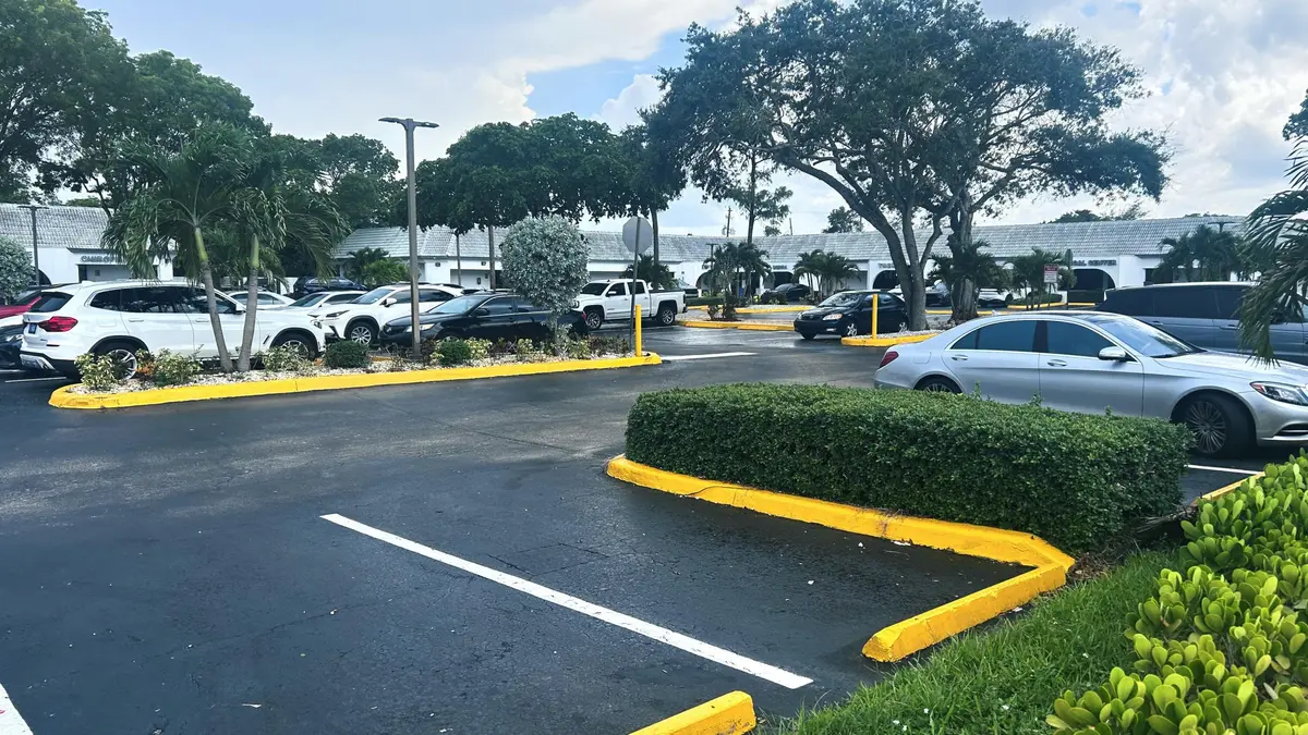 Parking at 7200 W COMMERCIAL Boulevard 201, Lauderhill
