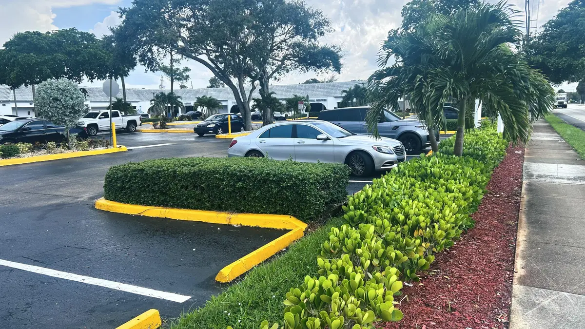 Parking at 7200 W COMMERCIAL Boulevard 201, Lauderhill