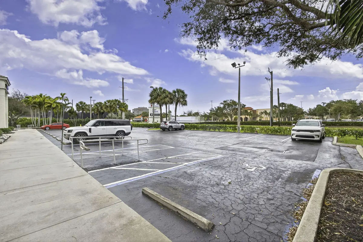 9-web-or-mls-5D1A5193 at 11701 US HIGHWAY 1, Palm Beach Gardens