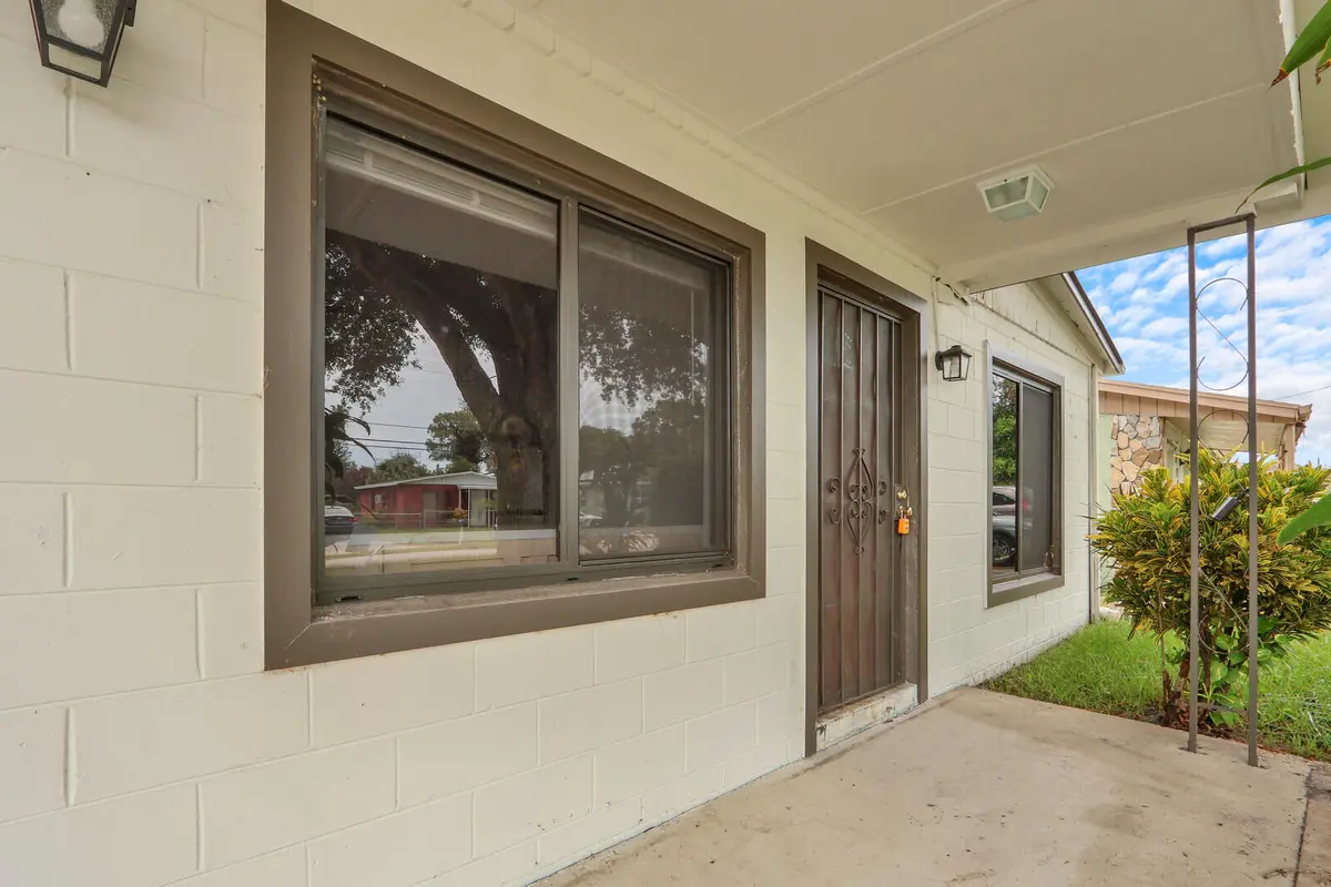 33_IMG_9097_mls at 2008 Avenue, Fort Pierce