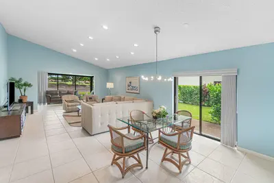 27 Stratford Lane D, Boynton Beach – Villa for sale