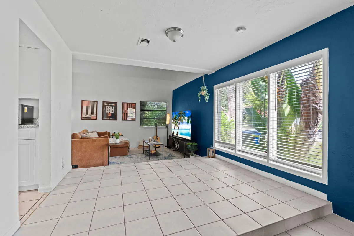 9-web-or-mls-A7403853 at 4470 NW 109TH Terrace, Coral Springs