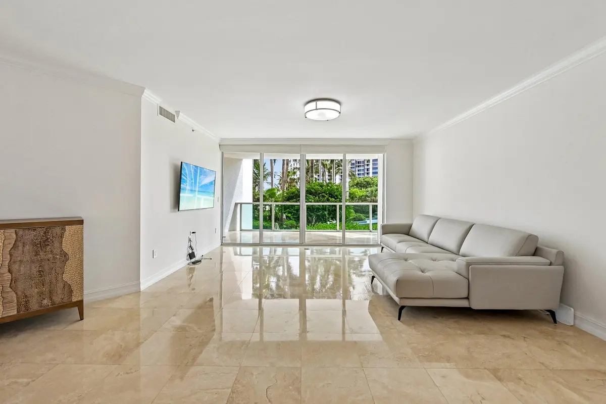7-web-or-mls-SE Mizner Blvd b206-S3107-0 at 550 SE Mizner Boulevard B206, Boca Raton