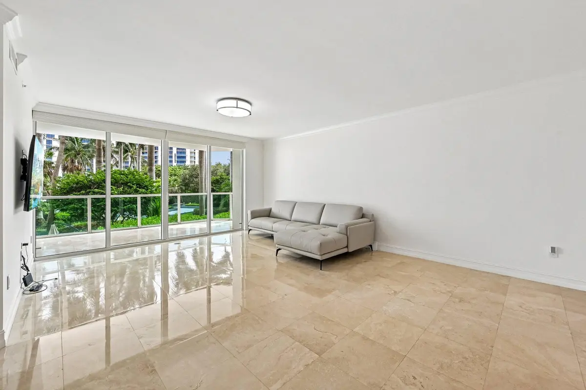 8-web-or-mls-SE Mizner Blvd b206-S3107-0 at 550 SE Mizner Boulevard B206, Boca Raton