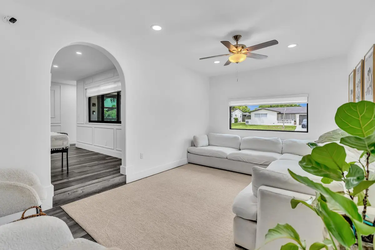 FPP00106 at 2001 N 52ND Avenue, Hollywood