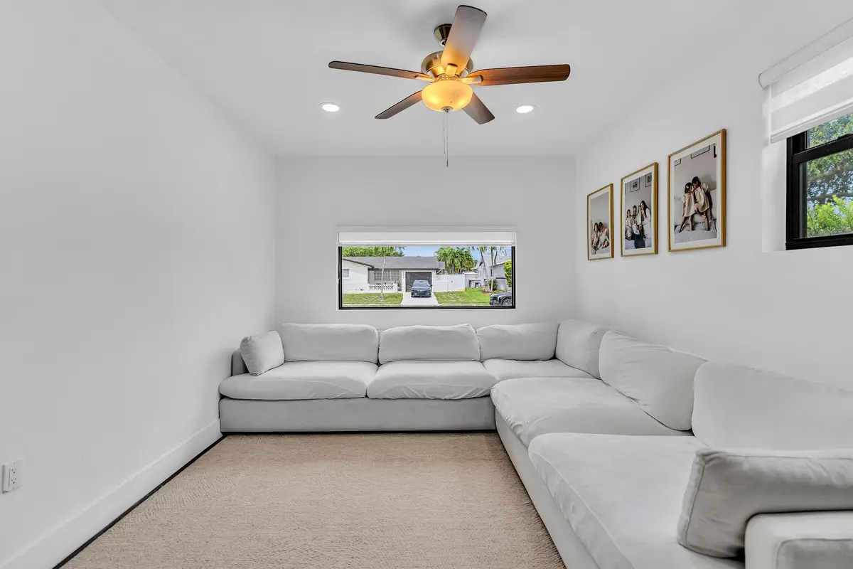 FPP00111 at 2001 N 52ND Avenue, Hollywood