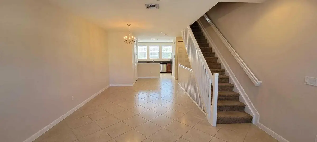 living roon at 870 Marina Del Ray Lane 3, West Palm Beach