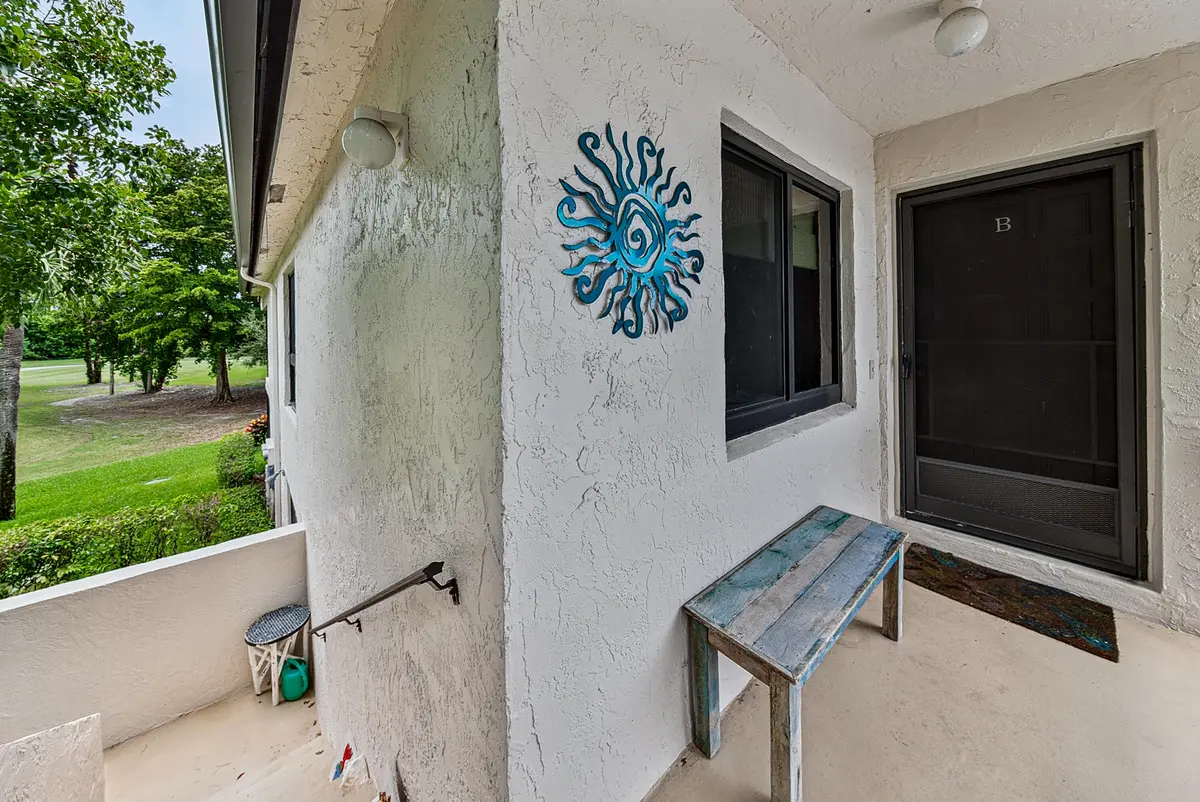 tabano-42 at 7956 Eastlake Drive Unit 16b, Boca Raton