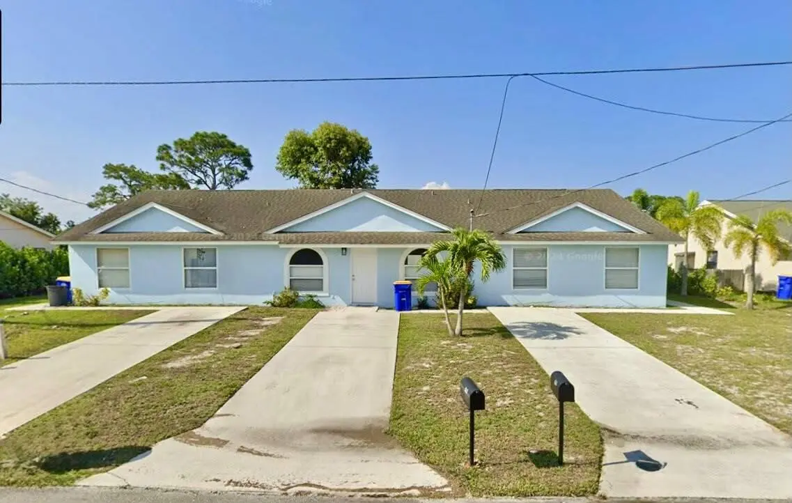 Front at 5205 SE Primrose Way, Stuart