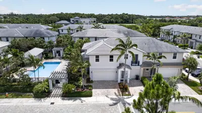 6994 Pines Circle, Coconut Creek – Townhouse for sale