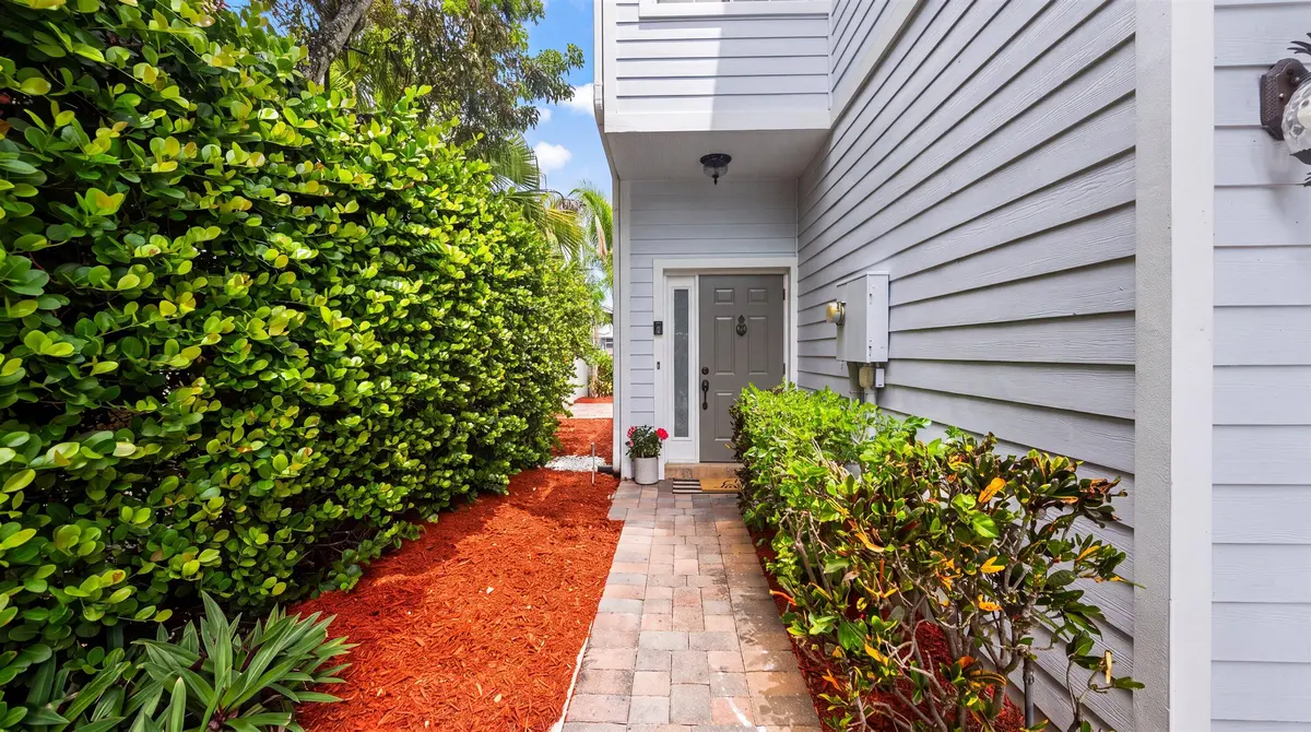 902 S Federal Hwy #8 at 902 S Federal Highway 8, Lake Worth Beach