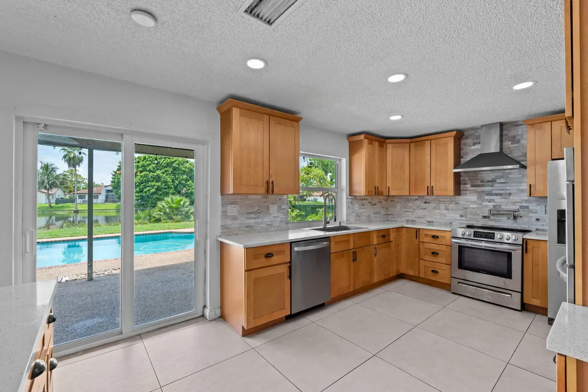 16-web-or-mls-A7404142 at 8560 NW 2nd Street, Coral Springs