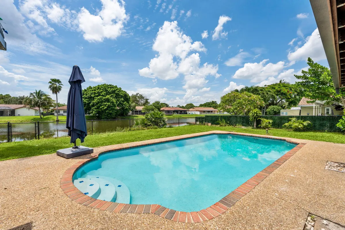 43-web-or-mls-A7404172 at 8560 NW 2nd Street, Coral Springs
