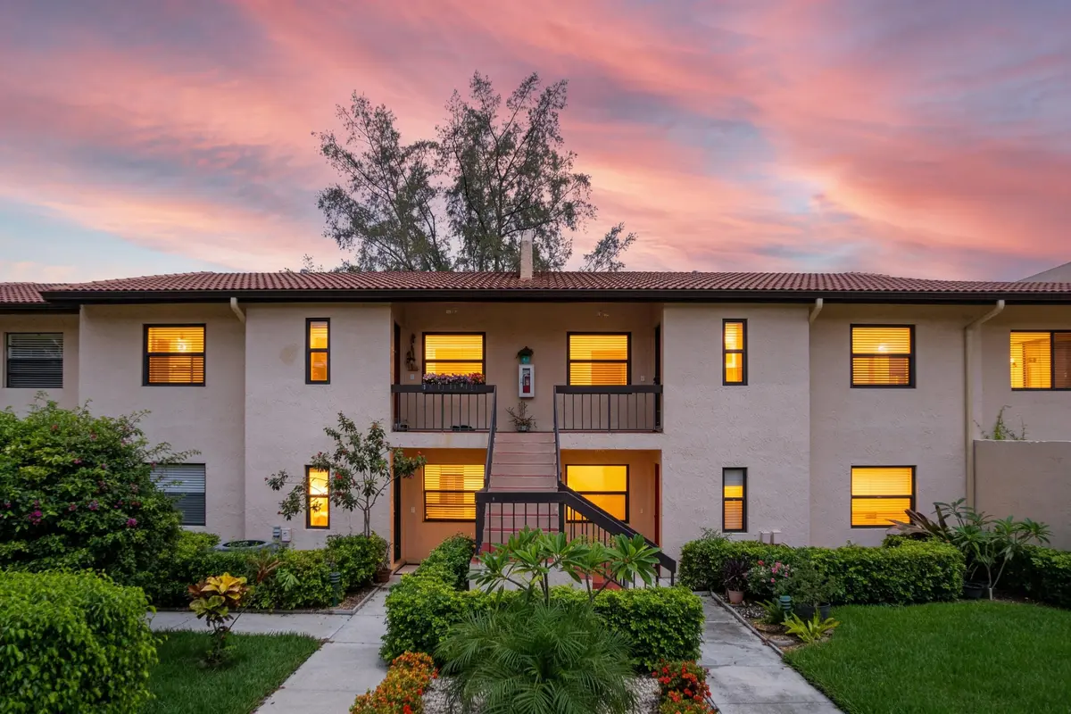 Twilight at 9286 VISTA DEL LAGO F, Boca Raton