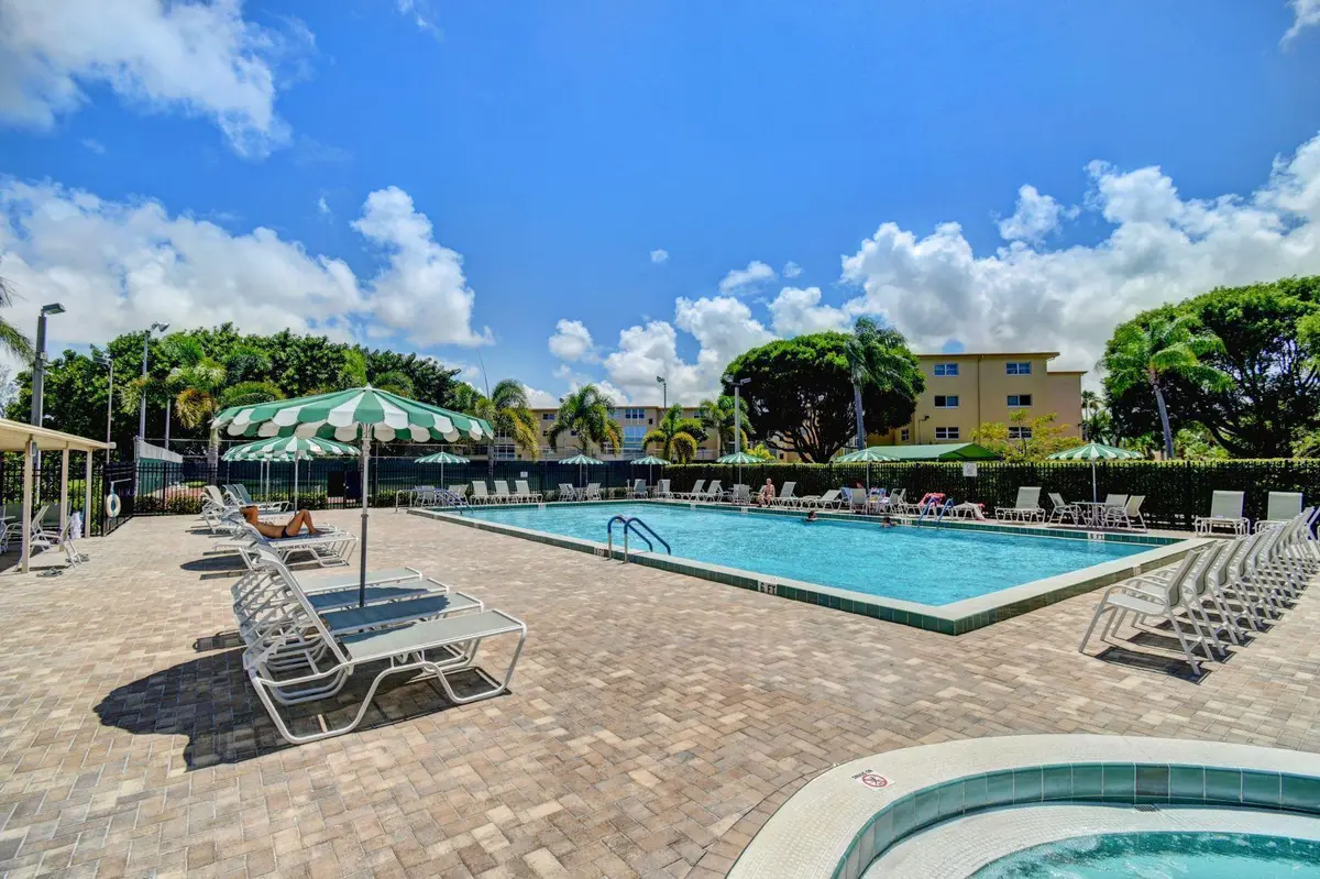 20191018213739502387000000-o at 2615 NE 3RD Court 4030, Boynton Beach
