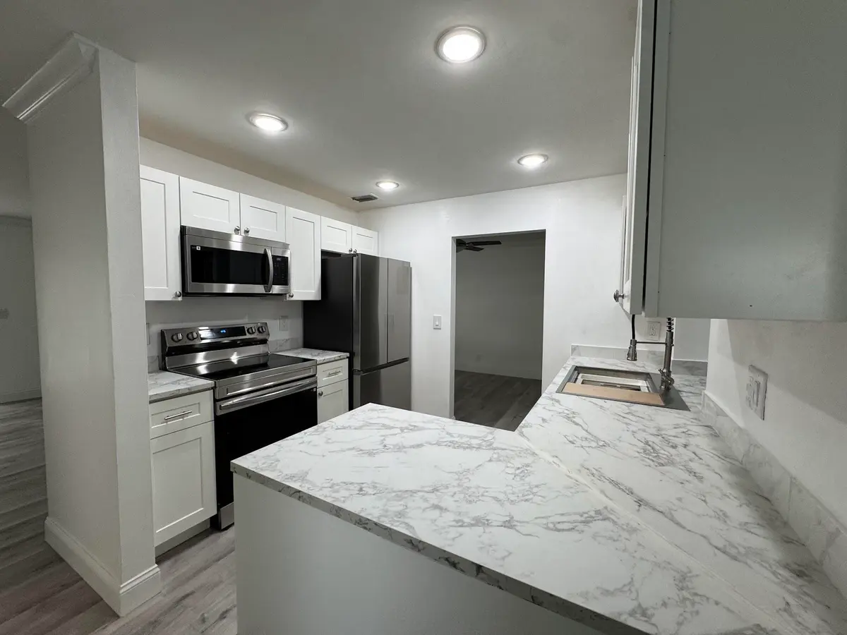 Kitchen at 1331 W Campanelli Drive, Plantation