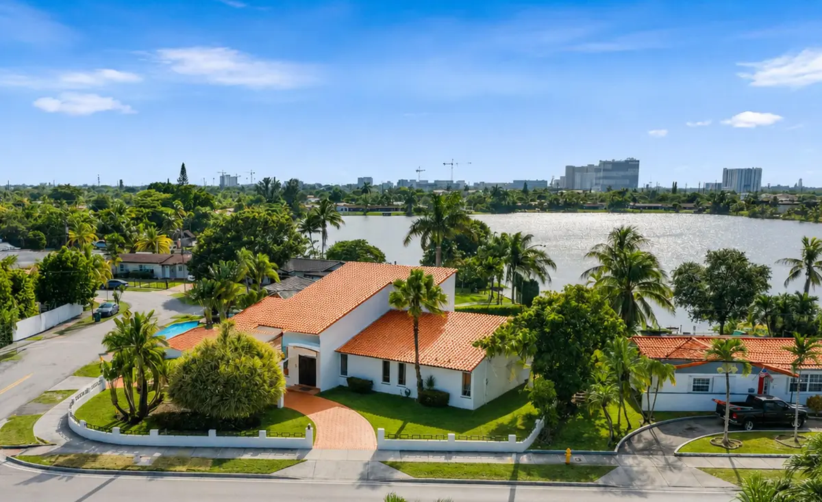 MIAMI Nice! at 1110 SW 97TH Avenue, Miami