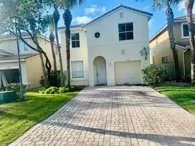 4147 MEADE Way, West Palm Beach – Single Family Residence for rent