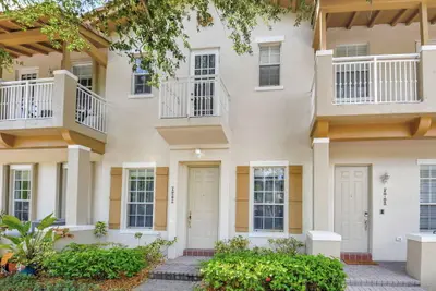 608 NW 25th Avenue, Boynton Beach – Townhouse for sale