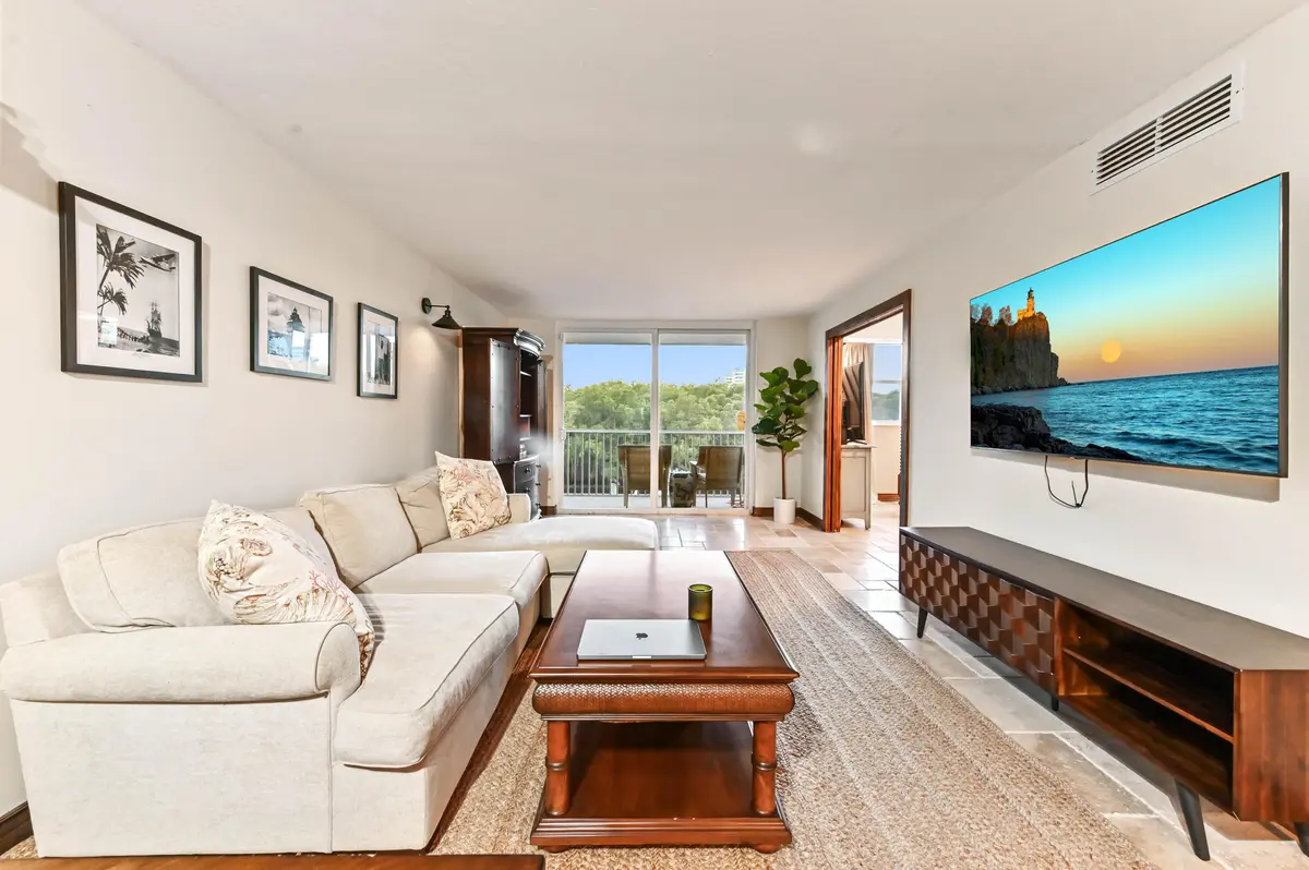 09 living room 01 at 689 NE 6th Court 2090, Boynton Beach