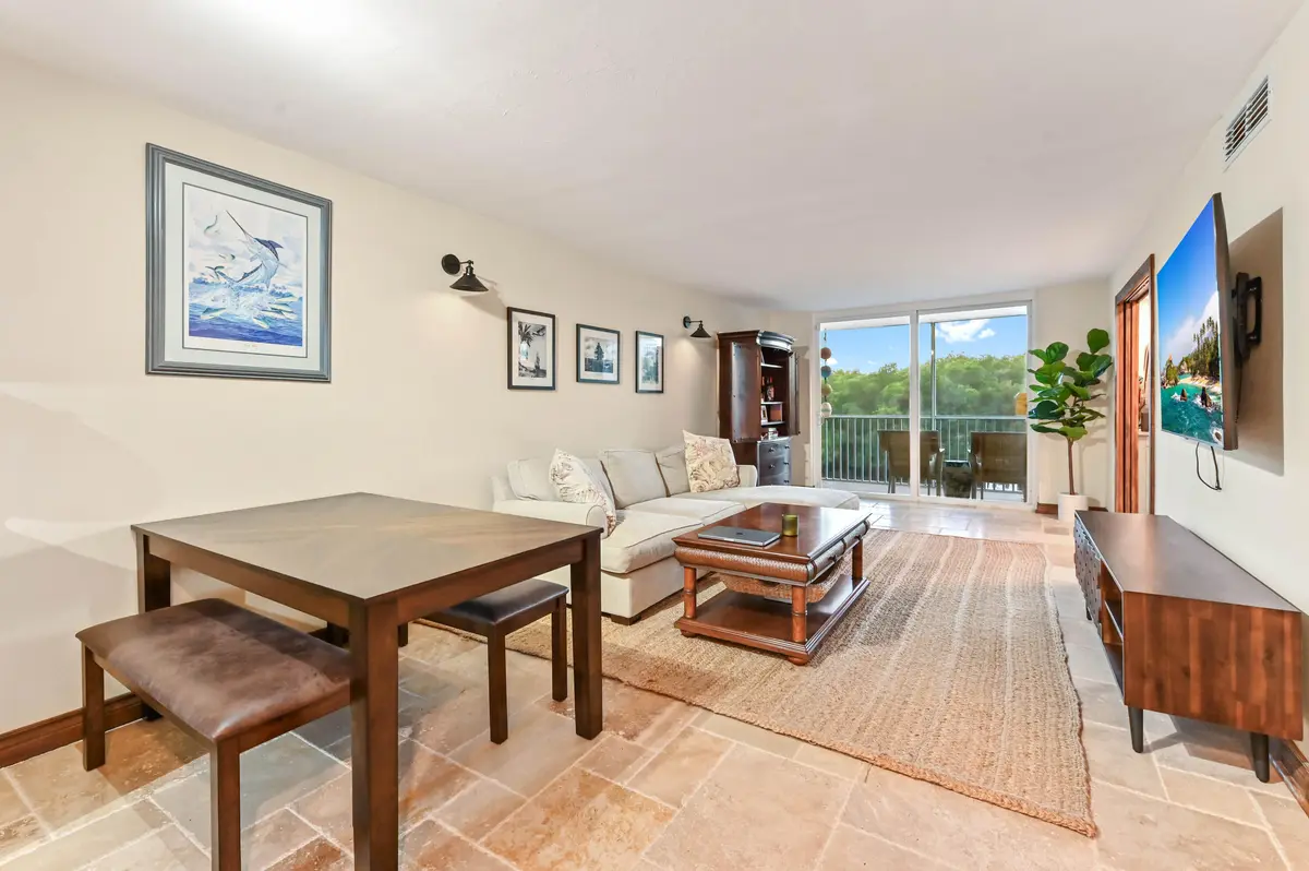 03 dining area 01 at 689 NE 6th Court 2090, Boynton Beach