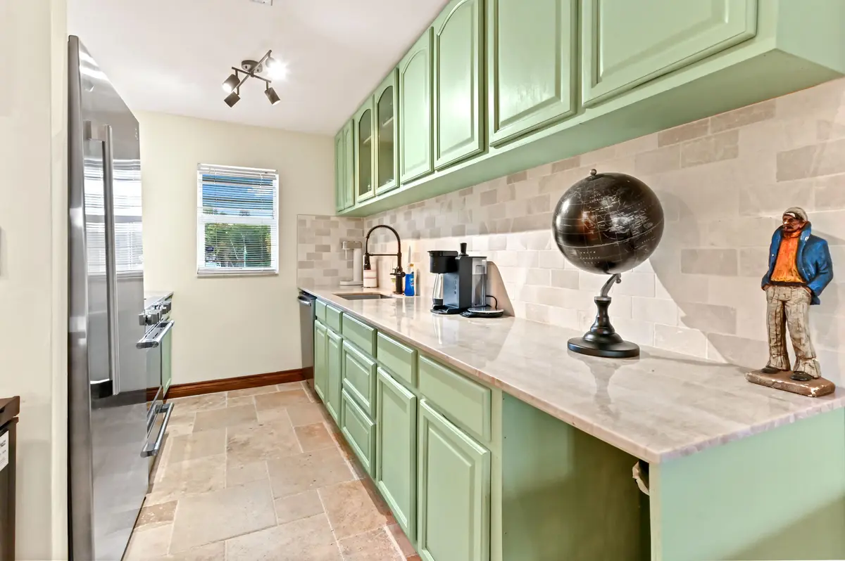 06 kitchen 01 at 689 NE 6th Court 2090, Boynton Beach