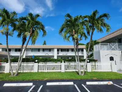1001 NE 8th Avenue 212, Delray Beach – Condominium for sale