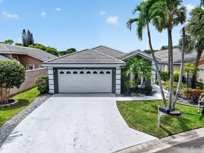 107 Harbor Lake Circle, Greenacres – sold