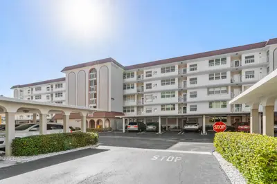 910 Dogwood Drive 444, Delray Beach – Condominium for sale